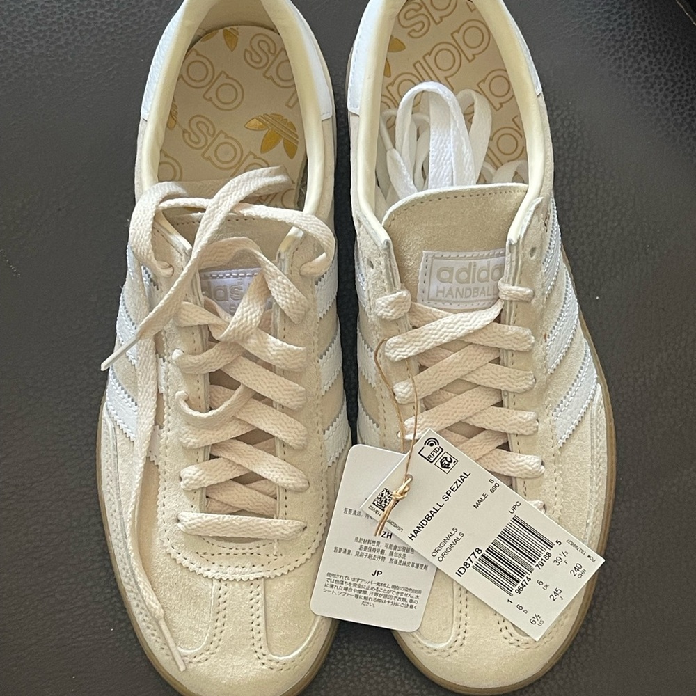 New Adidas Handball Spezial Cream Sneakers, Size Men’s 6.5, Women’s 7.5